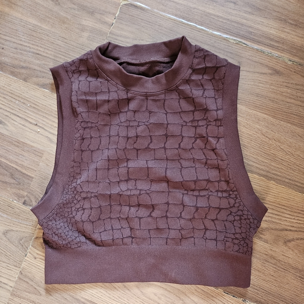 Crop top
